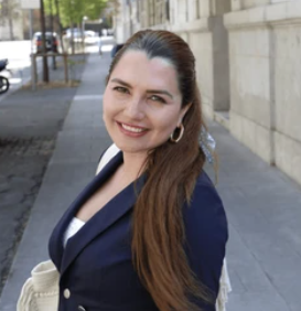 <em>Camila Hernández</em>